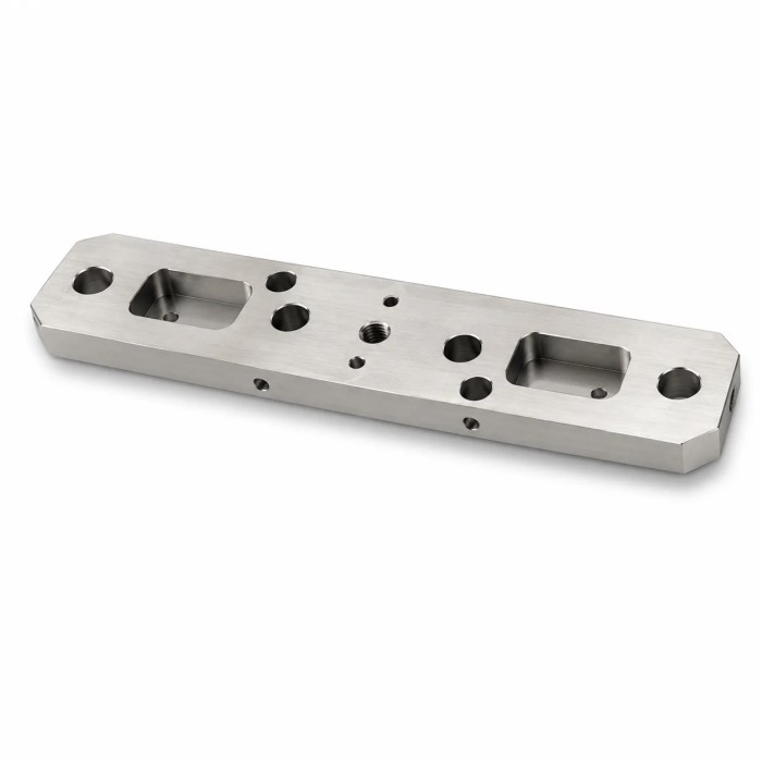 CNC bearbejdet monteringsplade